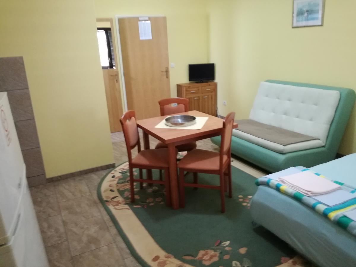 Apartments Helena Donji Humac Екстер'єр фото